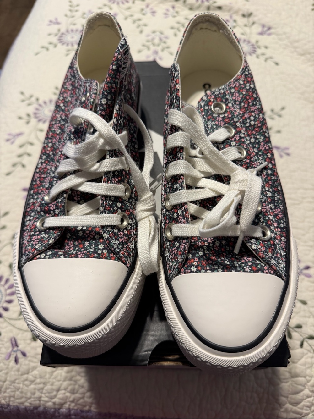Womans Floral Canvas Lace-Up Sneakers - White/Multicolor